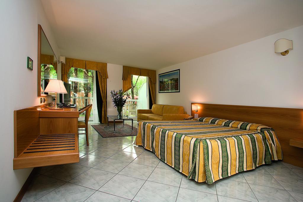 Hotel Capri Bardolino Zimmer foto